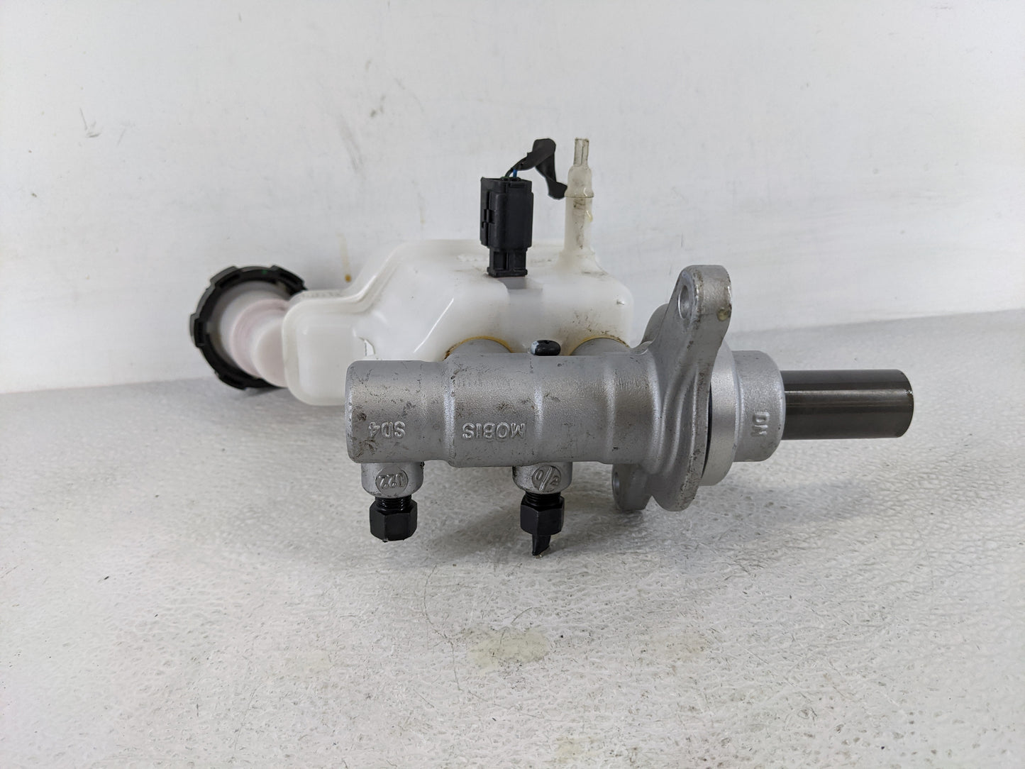 2021-2021 Kia K5 Brake Master Cylinder - Oemusedautoparts1.com