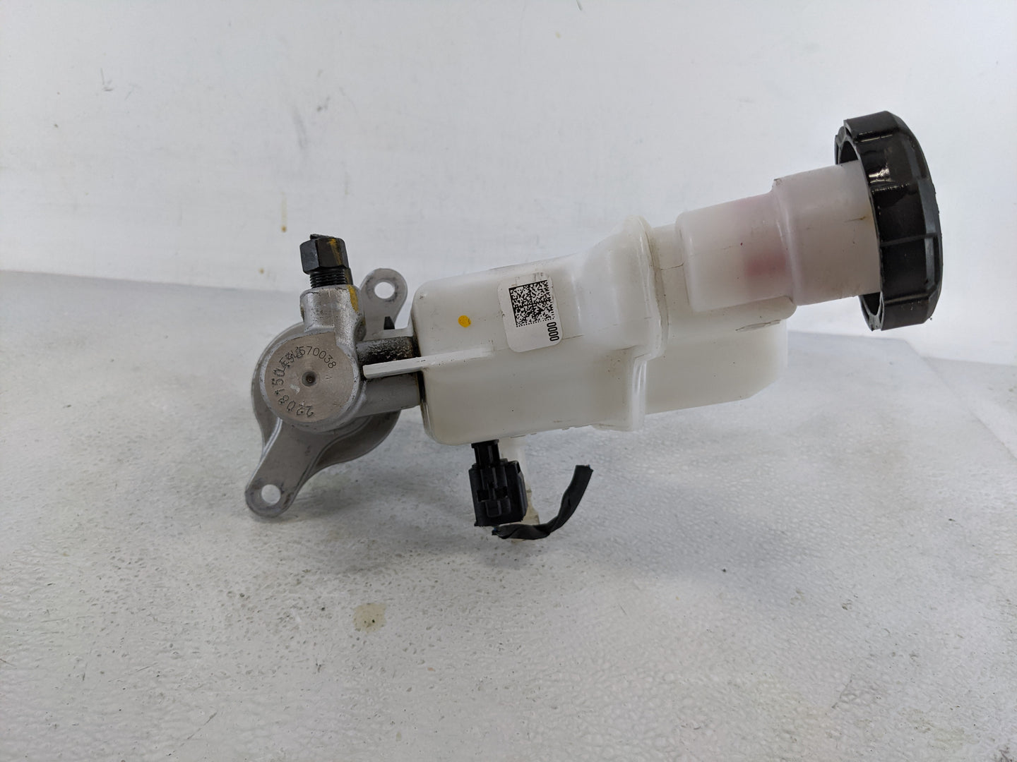 2021-2021 Kia K5 Brake Master Cylinder - Oemusedautoparts1.com