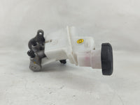 2021-2021 Kia K5 Brake Master Cylinder 1198840 - Oemusedautoparts1.com