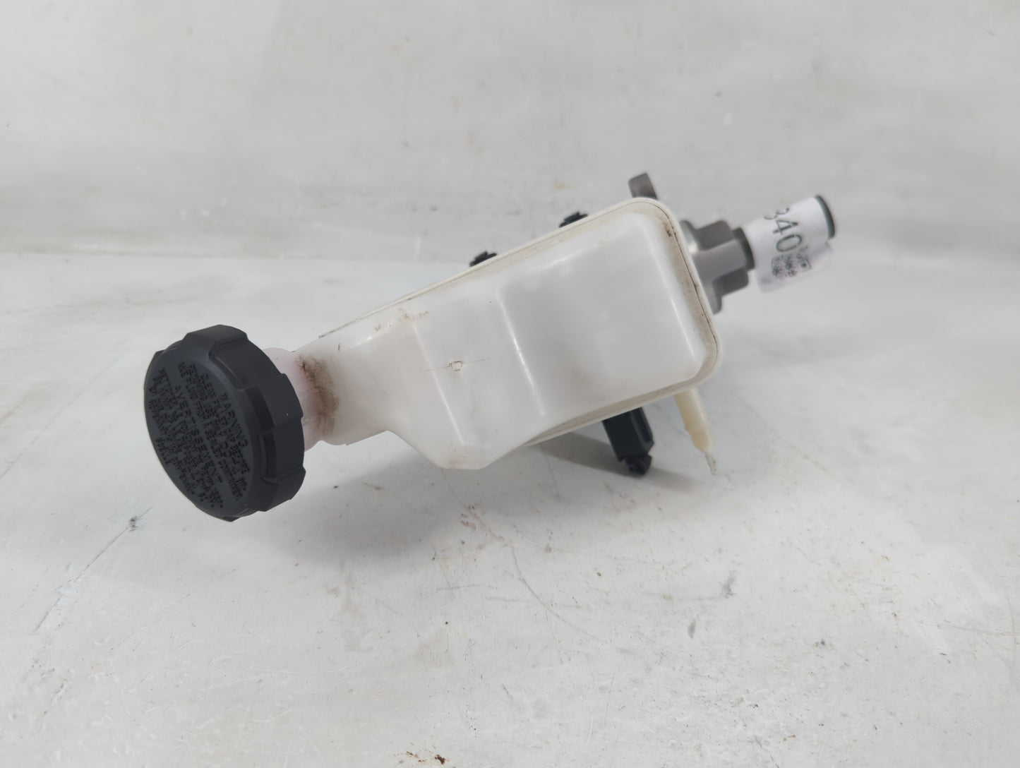 2021-2021 Kia K5 Brake Master Cylinder - Oemusedautoparts1.com