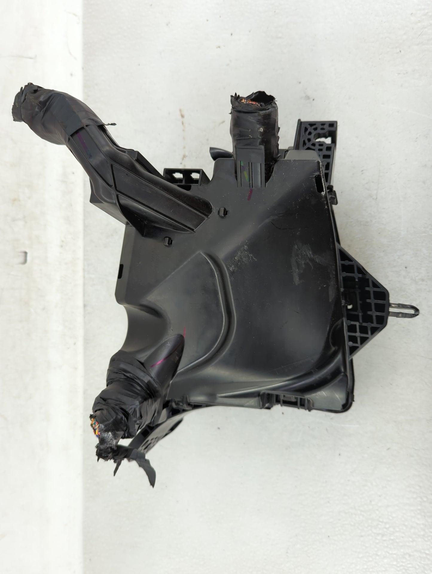 2023 Kia K5 Fusebox Fuse Box Panel Relay Module P/N:91985-L0110 Fits OEM Used Auto Parts - Oemusedautoparts1.com