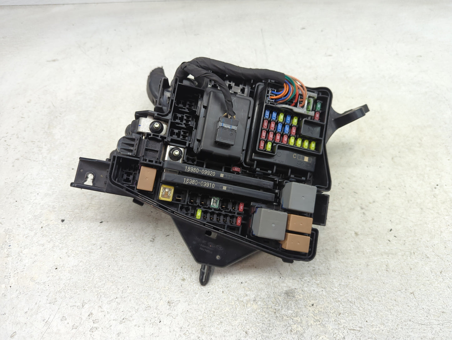 2023 Kia K5 Fusebox Fuse Box Panel Relay Module P/N:91955-L3450 91955-L3451 Fits OEM Used Auto Parts - Oemusedautoparts1.com