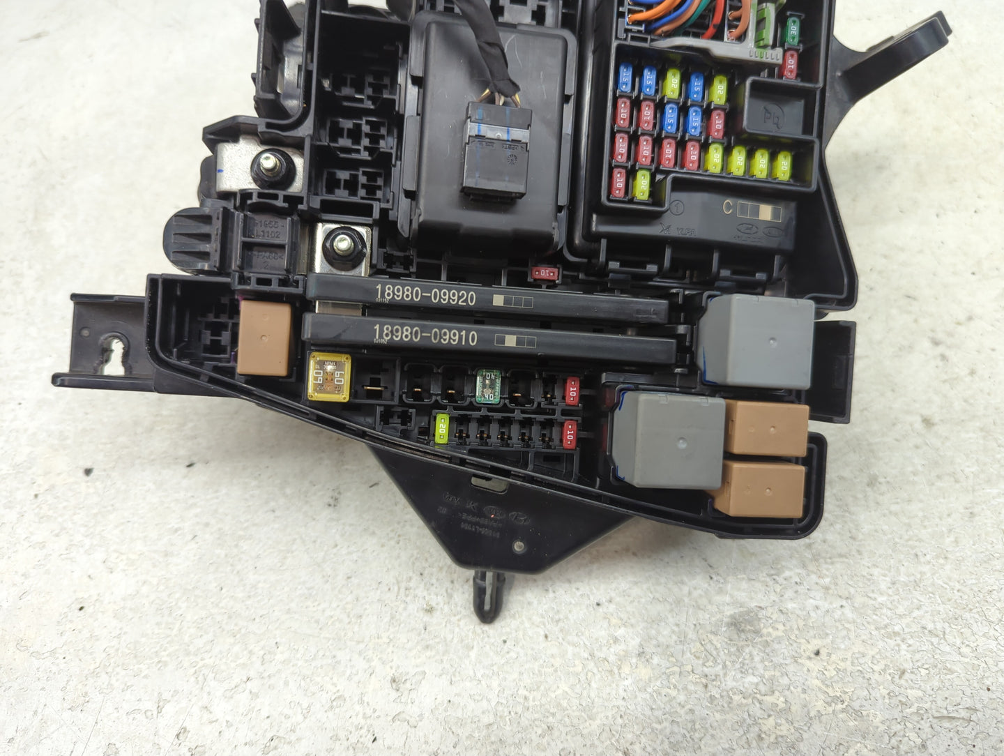 2023 Kia K5 Fusebox Fuse Box Panel Relay Module P/N:91955-L3450 91955-L3451 Fits OEM Used Auto Parts - Oemusedautoparts1.com