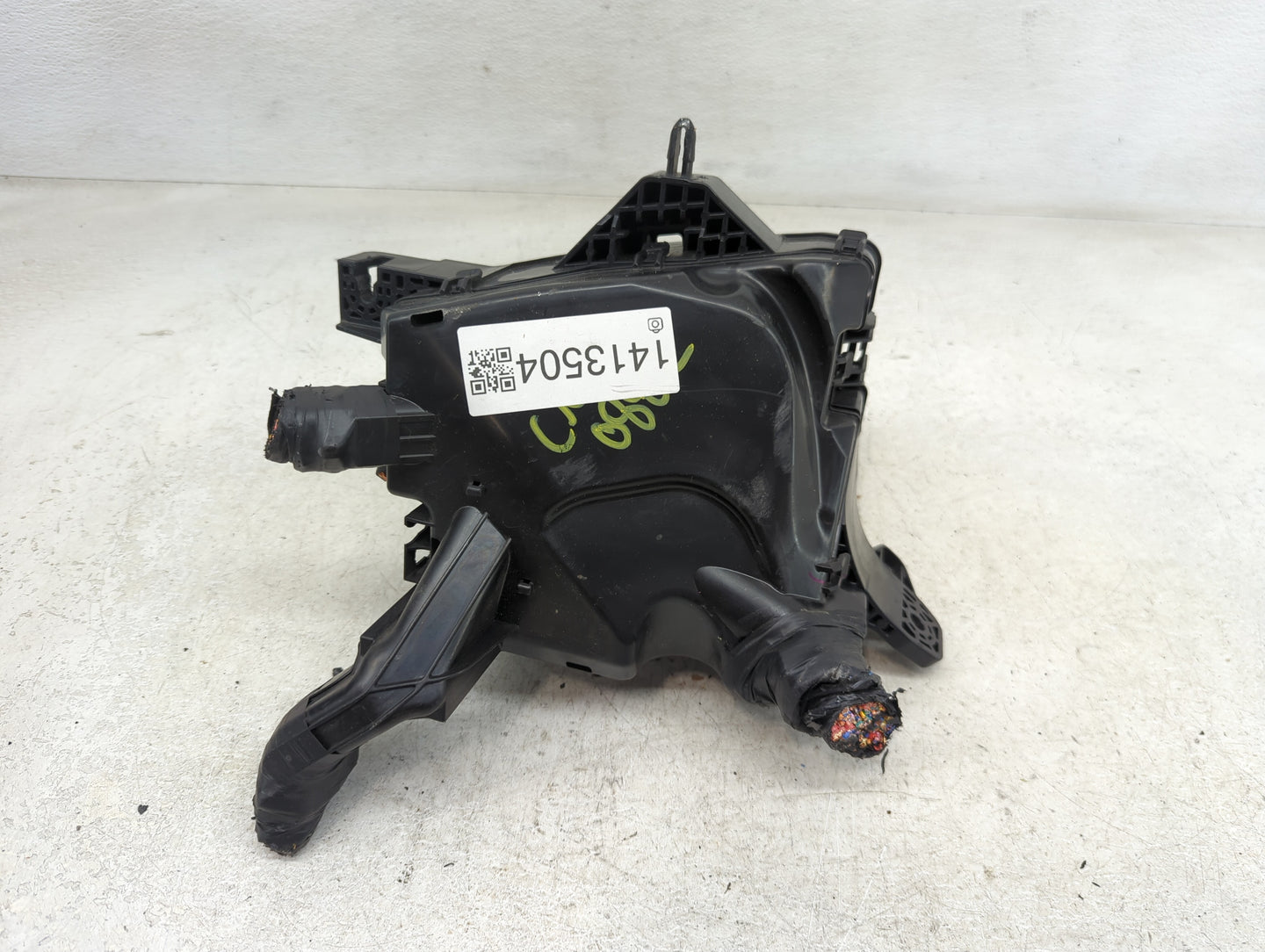 2023 Kia K5 Fusebox Fuse Box Panel Relay Module P/N:91955-L3450 91955-L3451 Fits OEM Used Auto Parts - Oemusedautoparts1.com