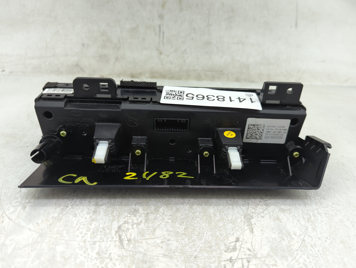 2021 Kia K5 Climate Control Module Temperature AC/Heater Replacement P/N:97250-L3200 Fits OEM Used Auto Parts - Oemusedautop