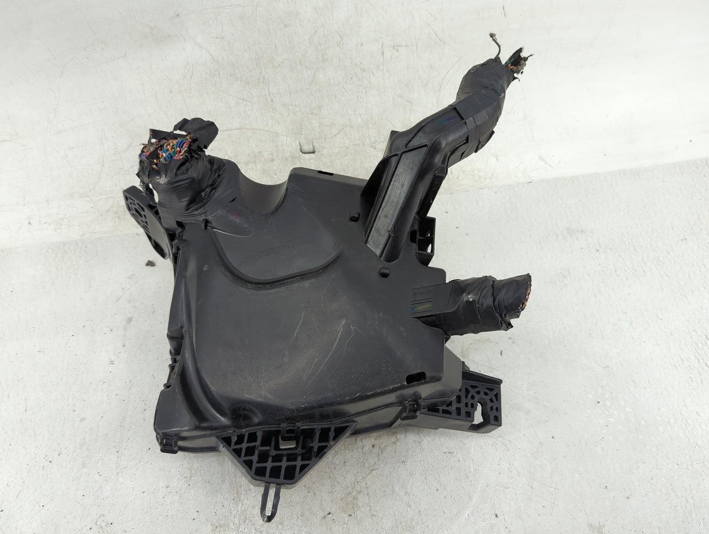 2023 Kia K5 Fusebox Fuse Box Panel Relay Module P/N:91955-L3451 Fits OEM Used Auto Parts - Oemusedautoparts1.com