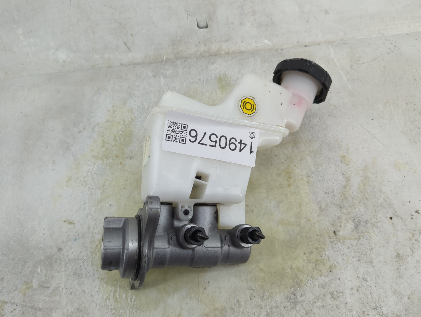 2021-2021 Kia K5 Brake Master Cylinder 1490576 - Oemusedautoparts1.com