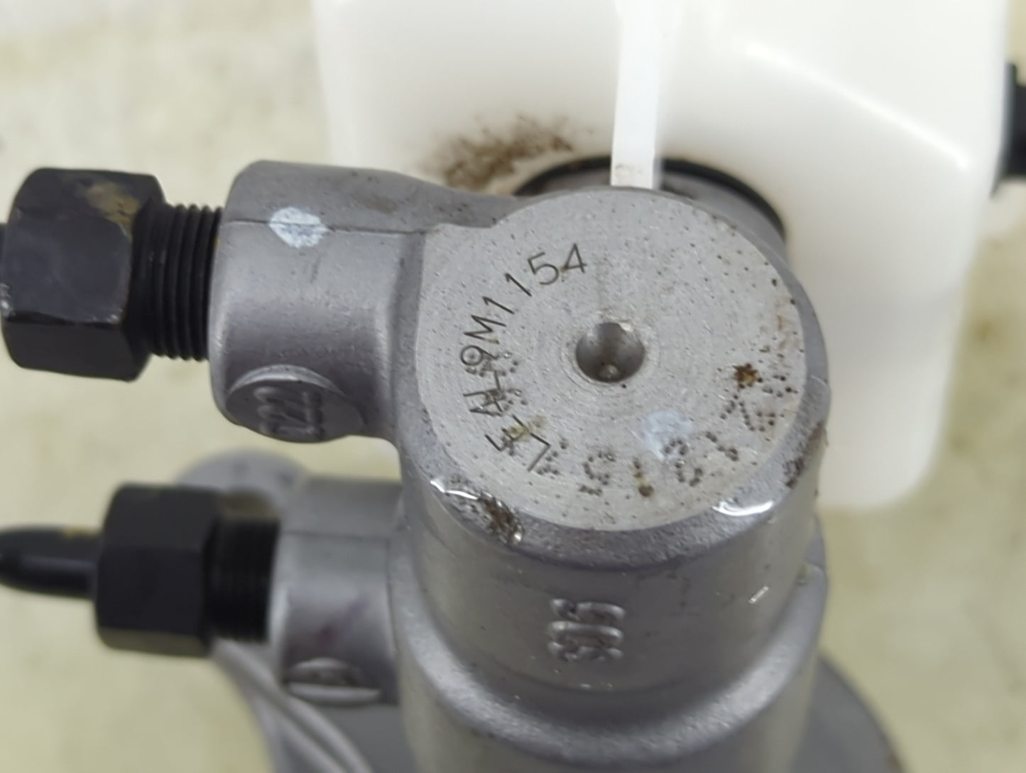 2021-2021 Kia K5 Brake Master Cylinder 1490576 - Oemusedautoparts1.com