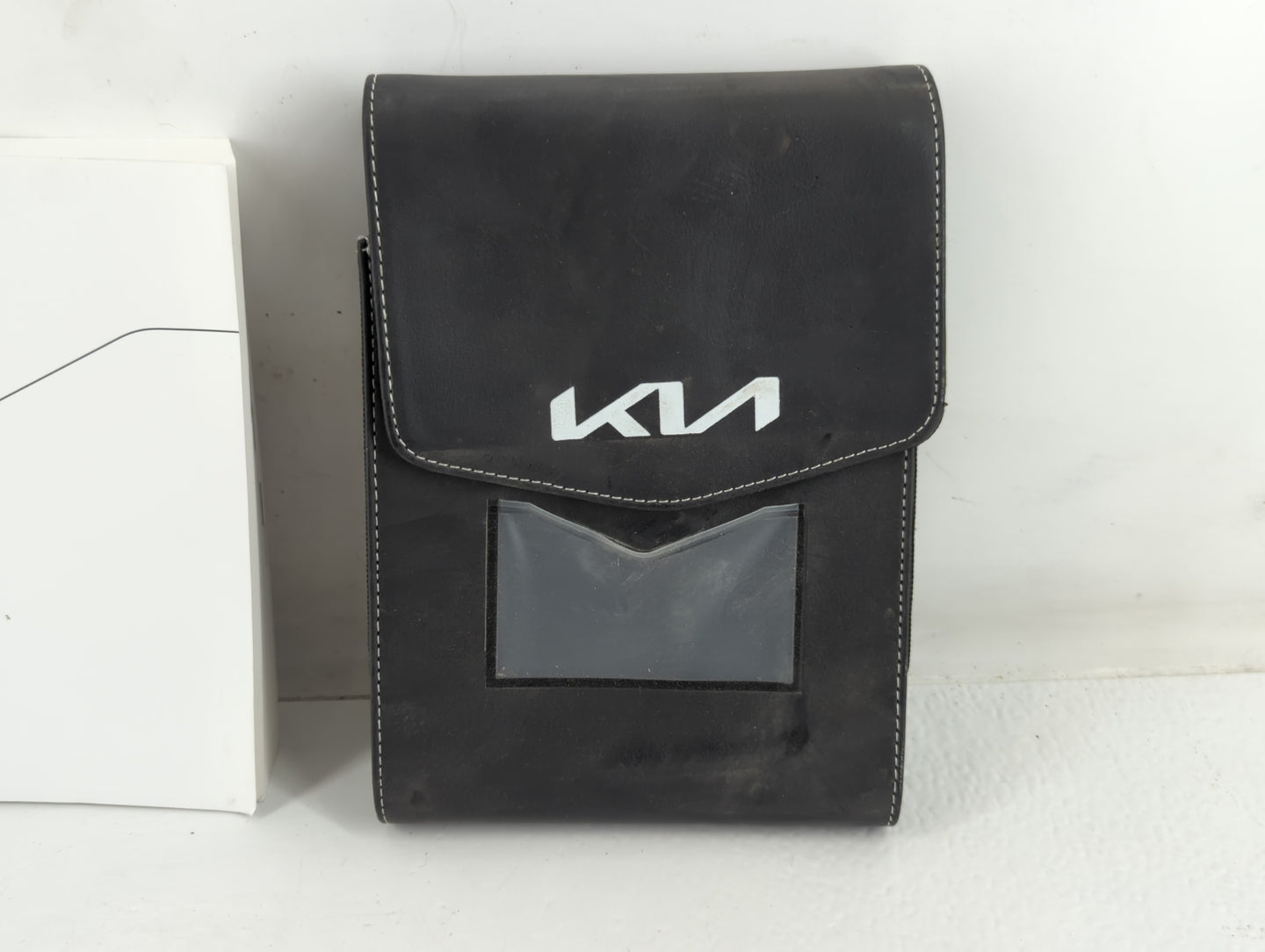 2023 Kia K5 Owners Manual Book Guide P/N:OEG5-EU2DE OEM Used Auto Parts - Oemusedautoparts1.com
