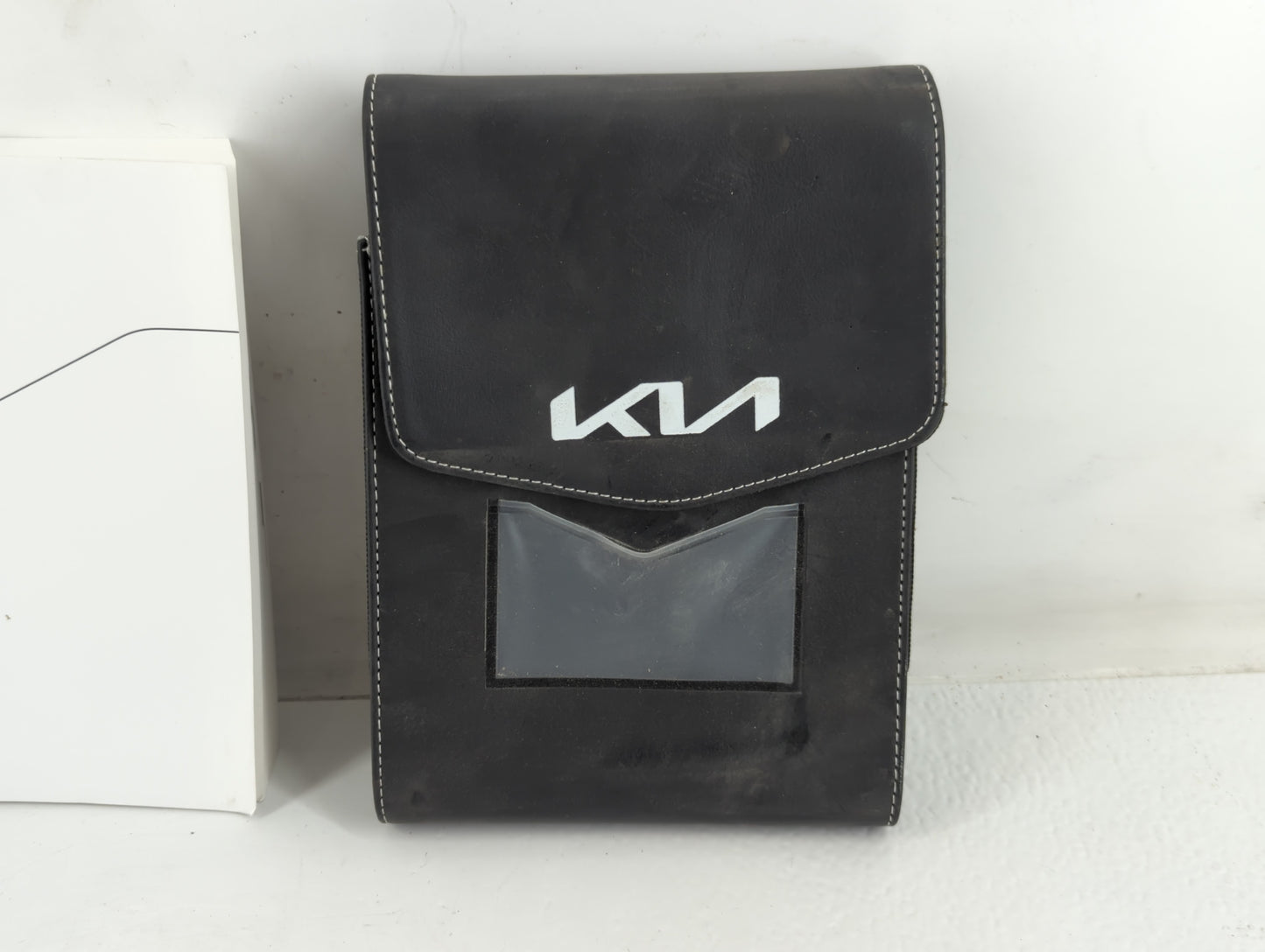 2023 Kia K5 Owners Manual Book Guide P/N:OEG5-EU2DE OEM Used Auto Parts - Oemusedautoparts1.com