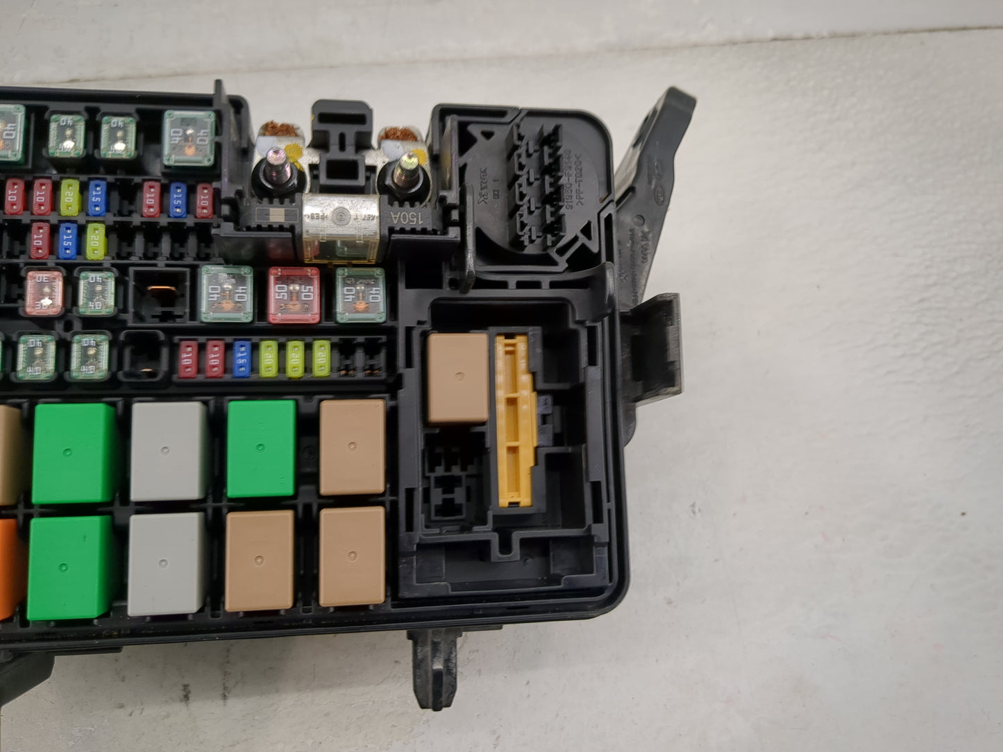 2020 Kia Rio Fusebox Fuse Box Panel Relay Module P/N:91720-H9270-13 4222A17095 Fits OEM Used Auto Parts - Oemusedautoparts1.