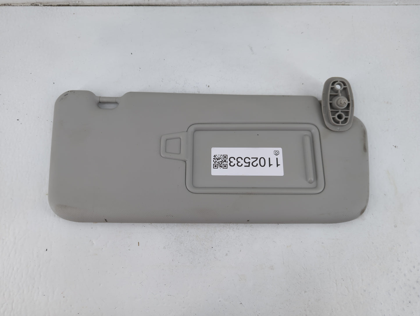 2021-2022 Kia Seltos Sun Visor Shade Replacement Passenger Right Mirror Fits Fits 2021 2022 OEM Used Auto Parts - Oemusedaut