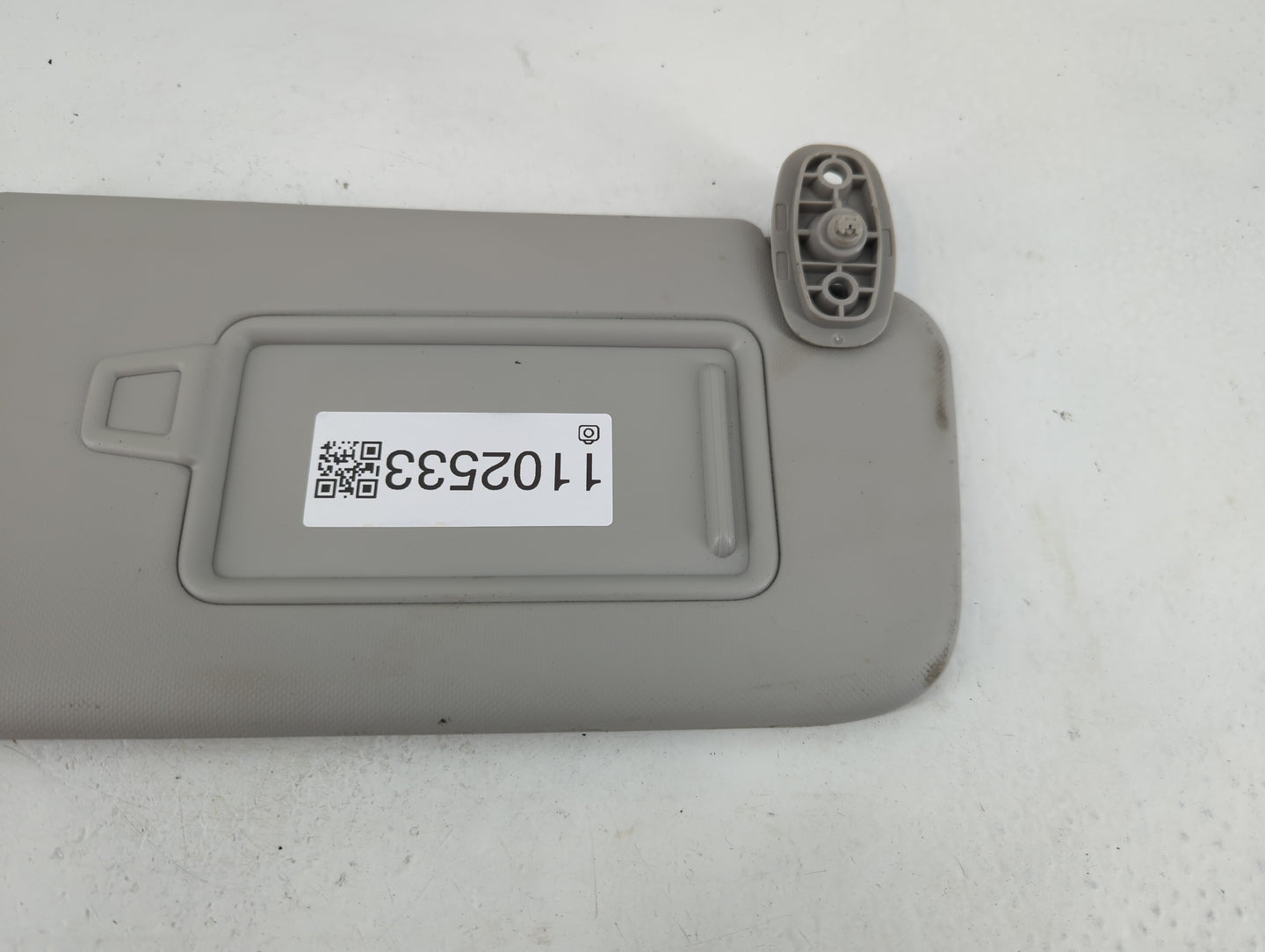 2021-2022 Kia Seltos Sun Visor Shade Replacement Passenger Right Mirror Fits Fits 2021 2022 OEM Used Auto Parts - Oemusedaut