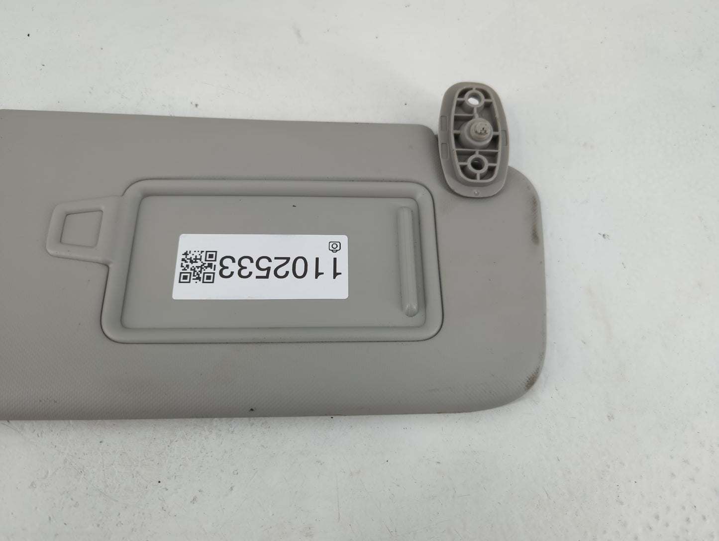 2021-2022 Kia Seltos Sun Visor Shade Replacement Passenger Right Mirror Fits Fits 2021 2022 OEM Used Auto Parts - Oemusedaut