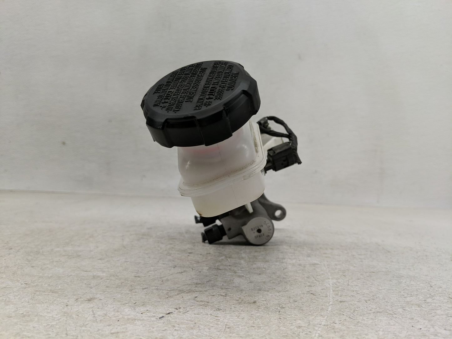2021-2022 Kia Seltos Brake Master Cylinder - Oemusedautoparts1.com