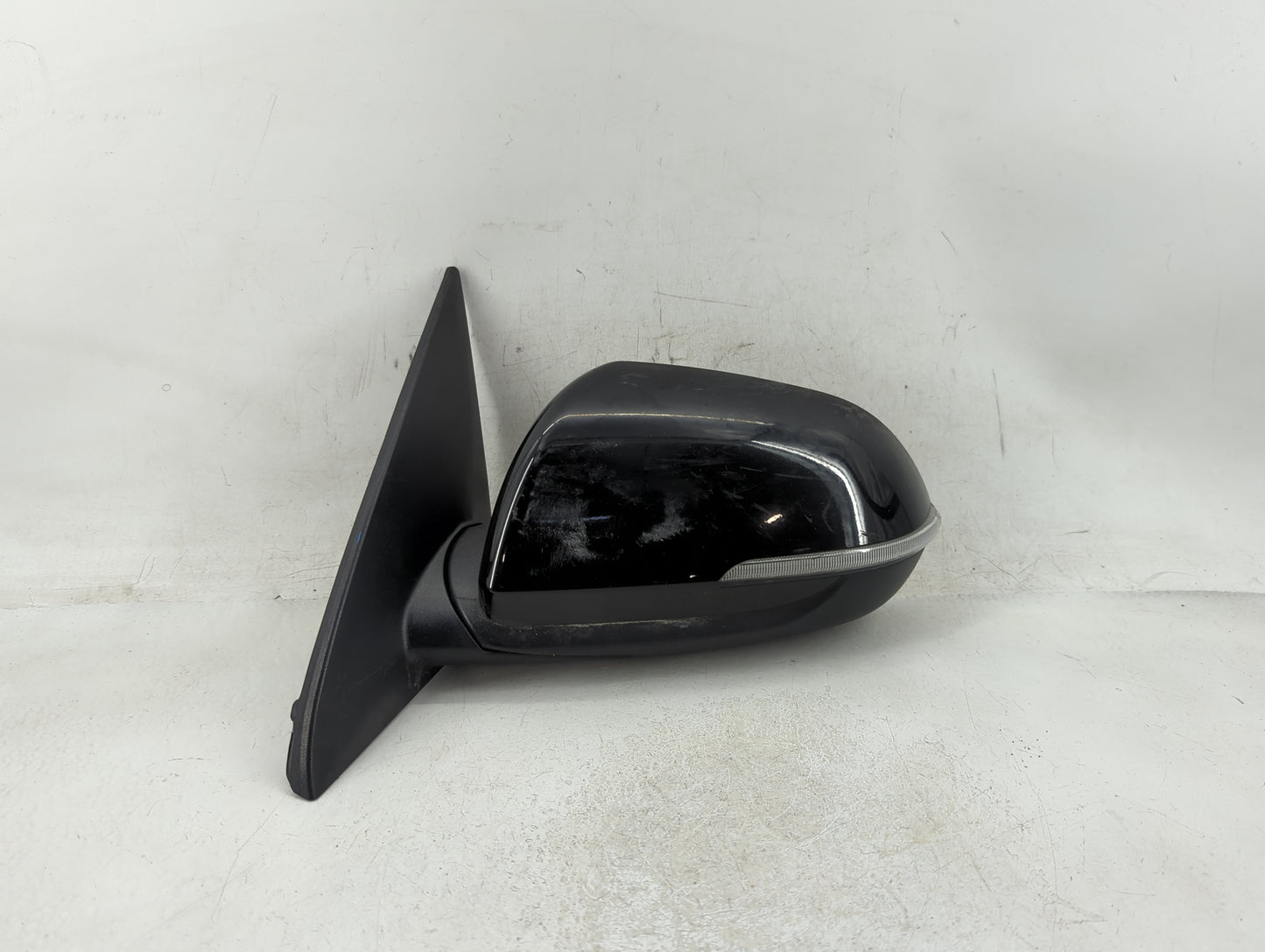 2021-2022 Kia Seltos Driver Side View Mirror - Left Door Mirror OEM Used - Oemusedautoparts1.com