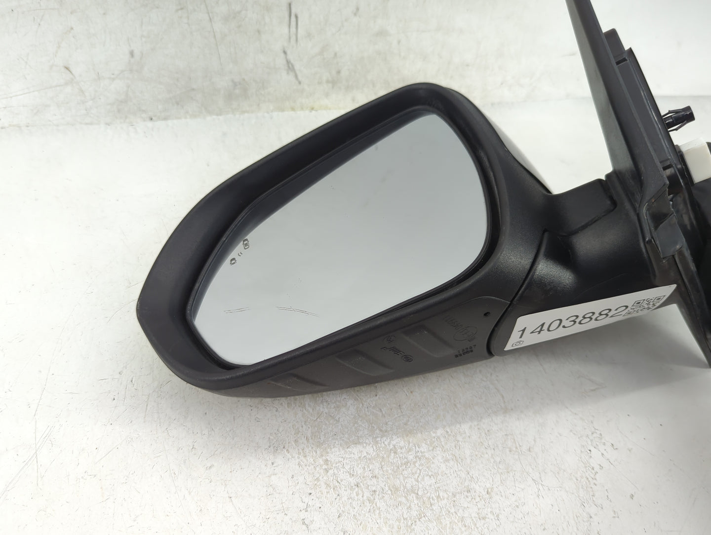 2021-2022 Kia Seltos Driver Side View Mirror - Left Door Mirror OEM Used - Oemusedautoparts1.com