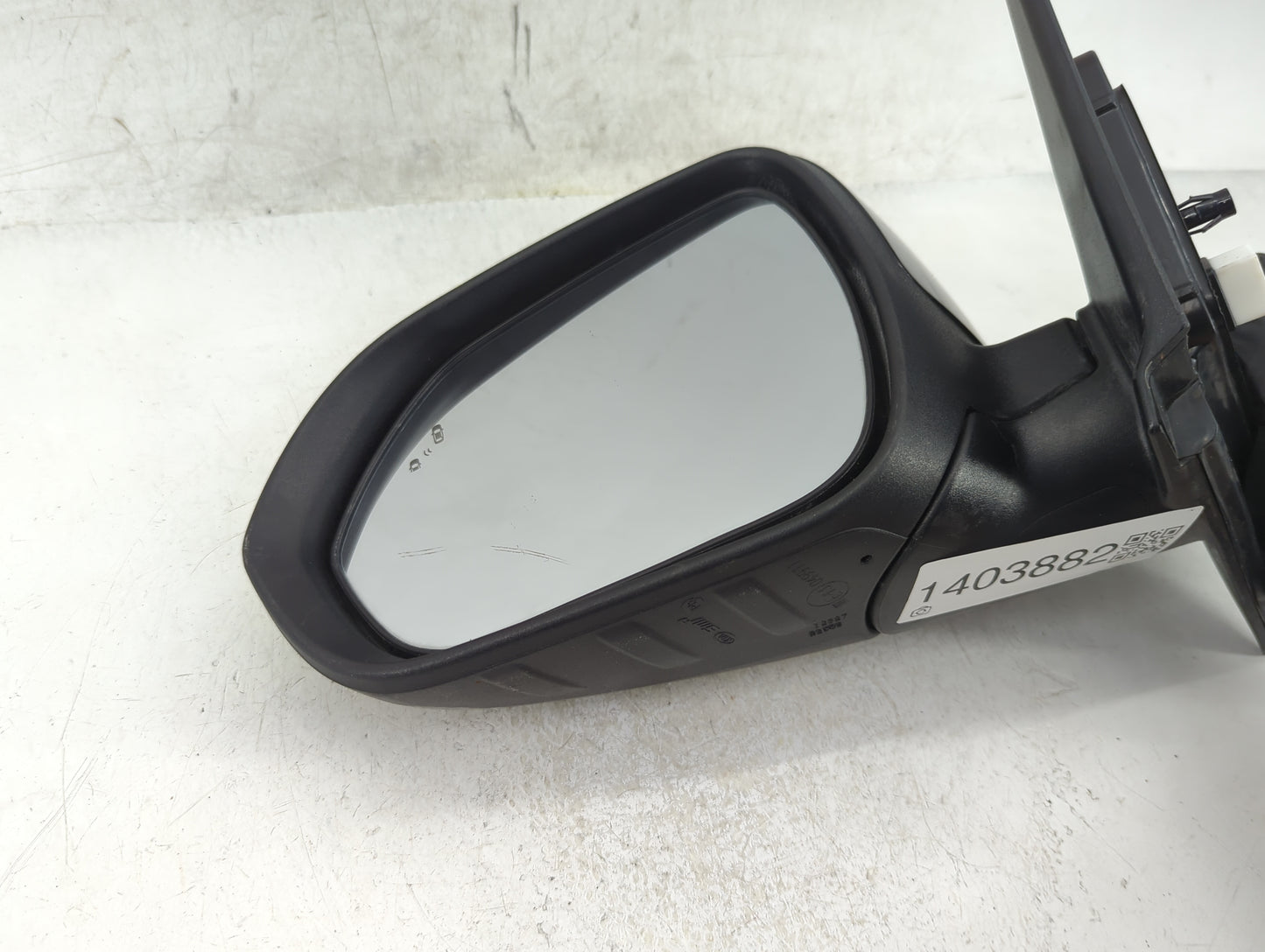 2021-2022 Kia Seltos Driver Side View Mirror - Left Door Mirror OEM Used - Oemusedautoparts1.com