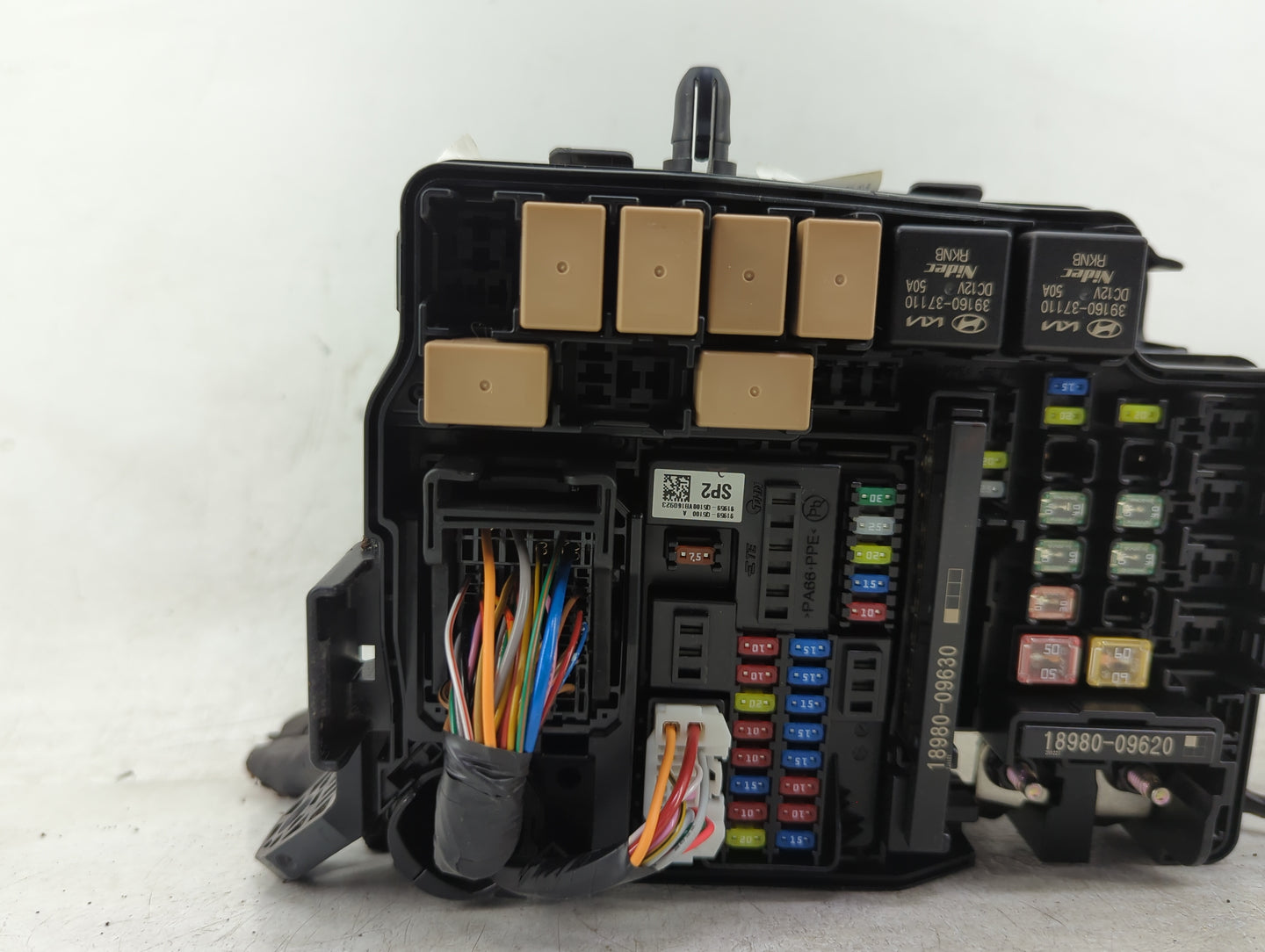2021-2022 Kia Seltos Fusebox Fuse Box Panel Relay Module Fits Fits 2021 2022 OEM Used Auto Parts - Oemusedautoparts1.com