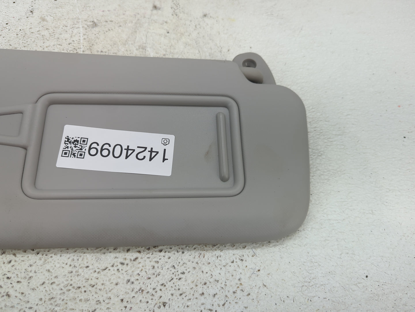2021-2022 Kia Seltos Sun Visor Shade Replacement Passenger Right Mirror Fits Fits 2021 2022 OEM Used Auto Parts - Oemusedaut