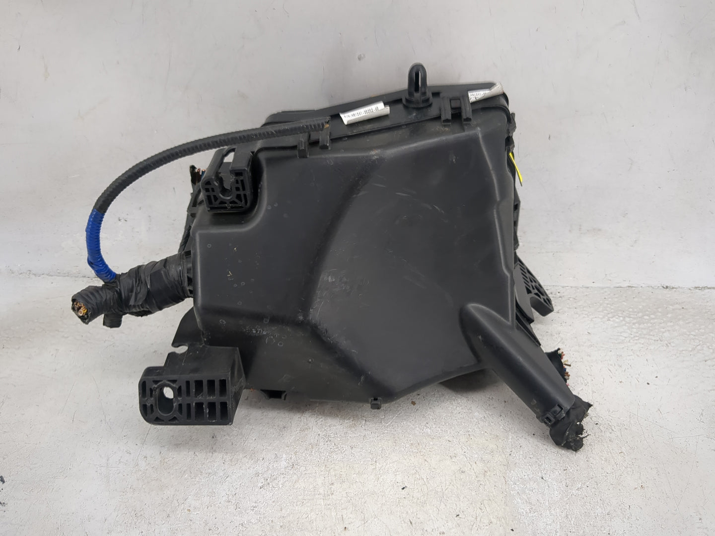 2021-2022 Kia Seltos Fusebox Fuse Box Panel Relay Module P/N:91956-Q5020 18980-09645, 18980-09630, 39160-37110 Fits Fits 202