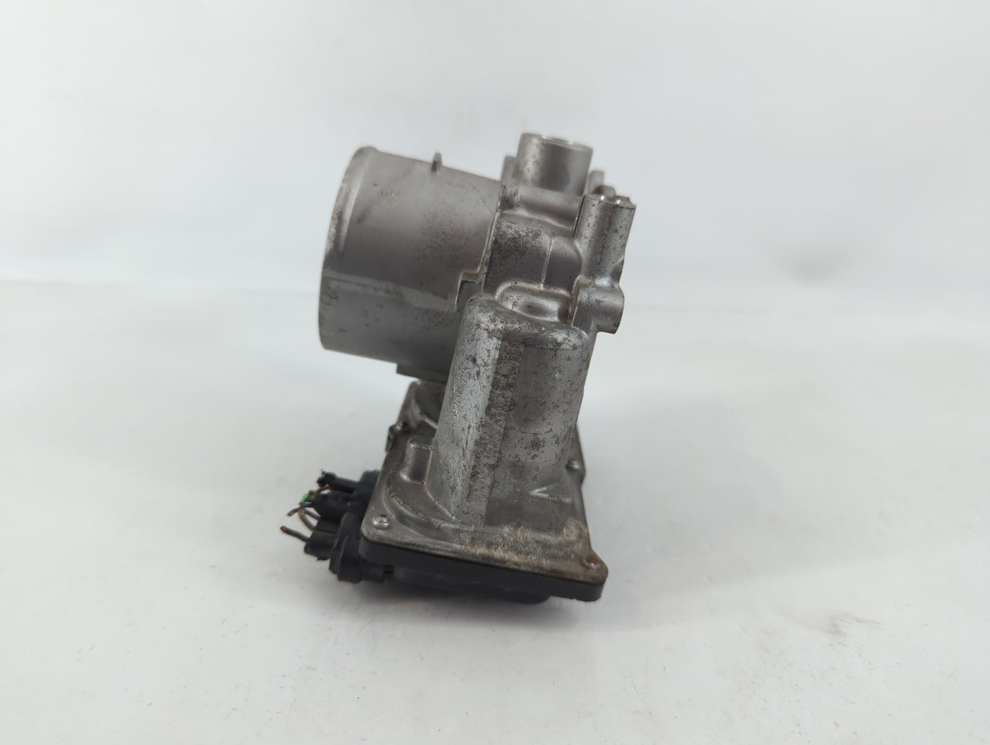 2021-2022 Kia Seltos Throttle Body P/N:5552 35100-2E410 Fits Fits 2020 2021 2022 OEM Used Auto Parts - Oemusedautoparts1.com