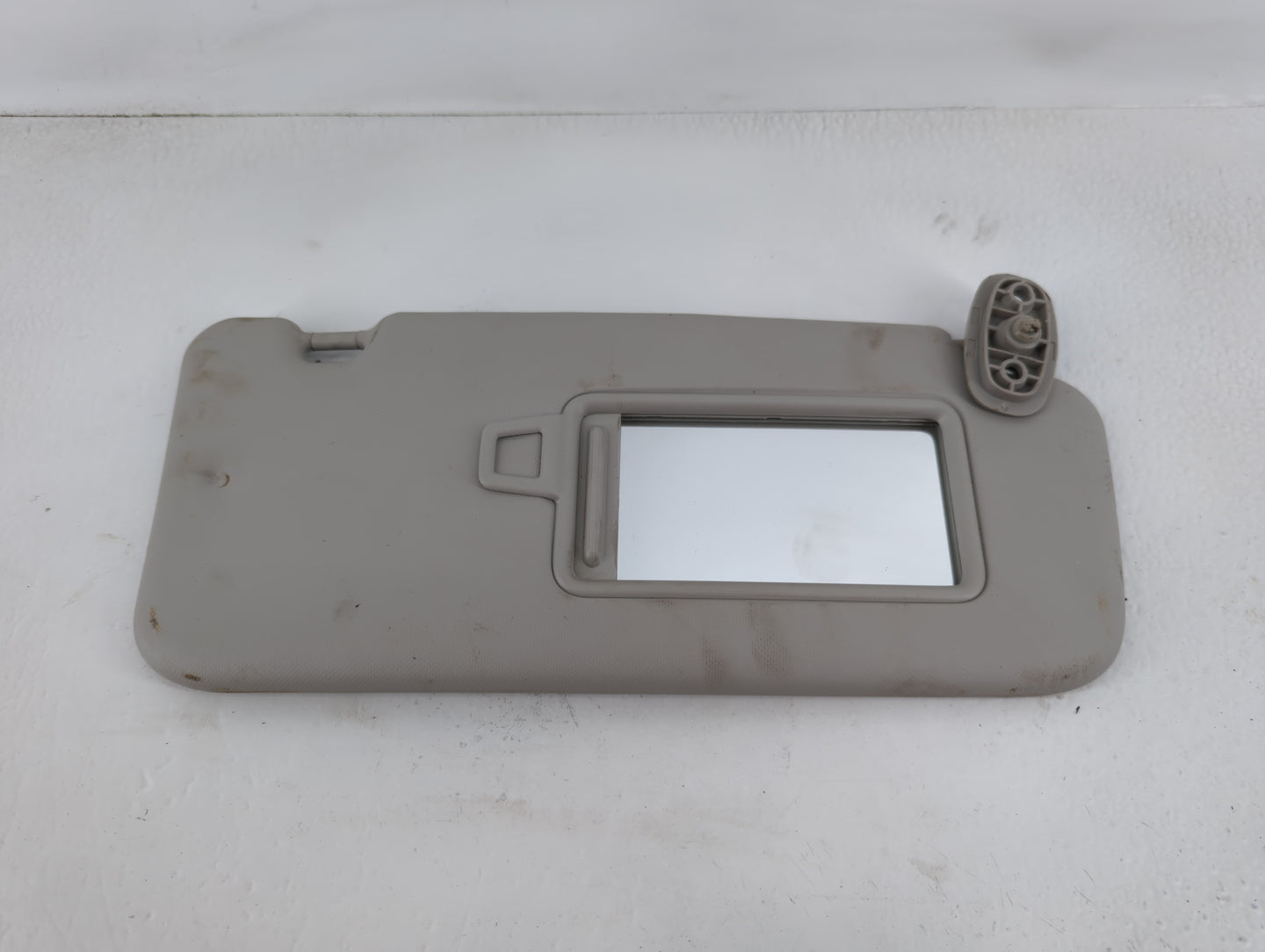 2021-2022 Kia Seltos Sun Visor Shade Replacement Passenger Right Mirror Fits Fits 2021 2022 OEM Used Auto Parts - Oemusedaut