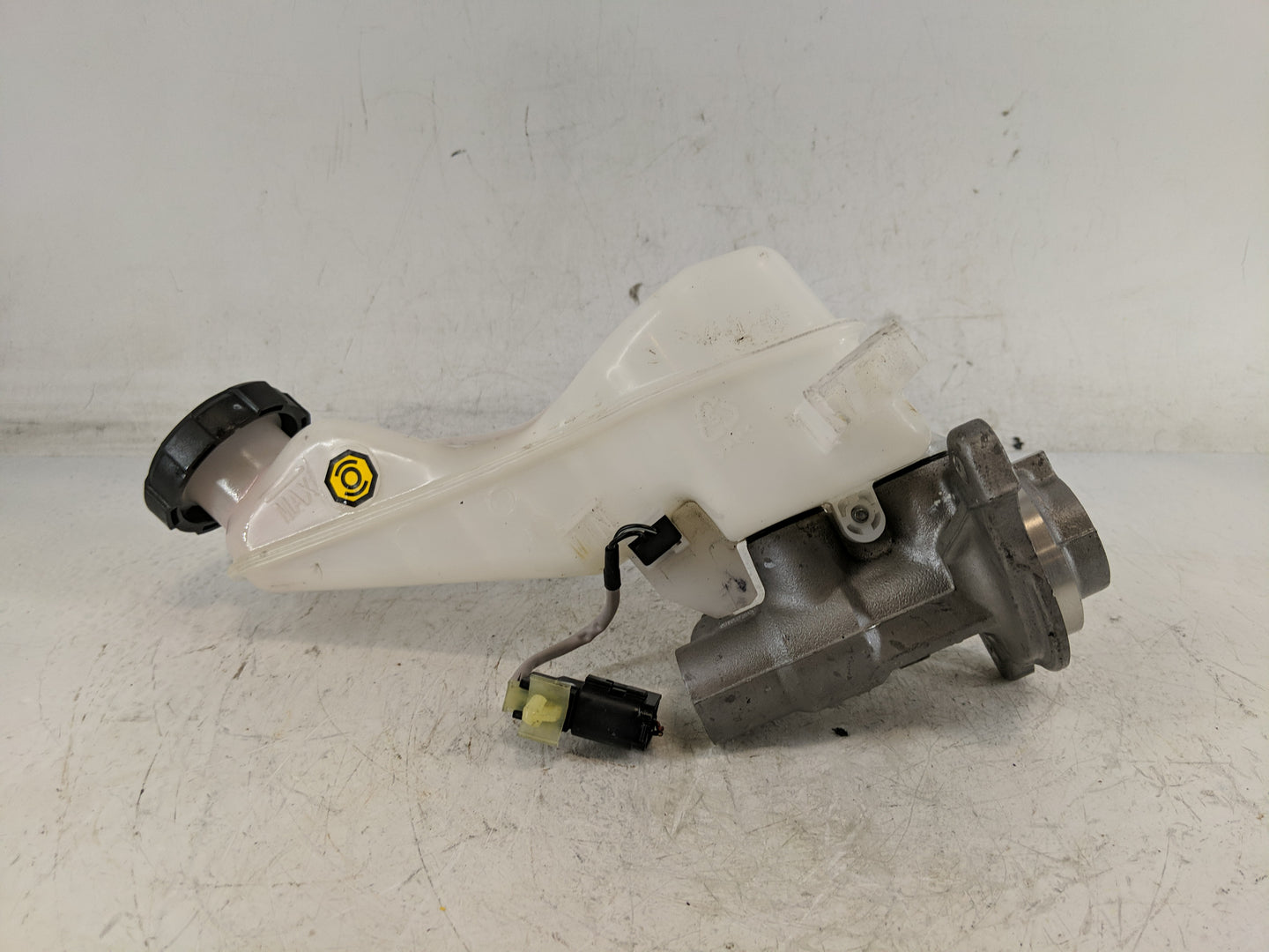 2021-2021 Kia Sorento Brake Master Cylinder - Oemusedautoparts1.com