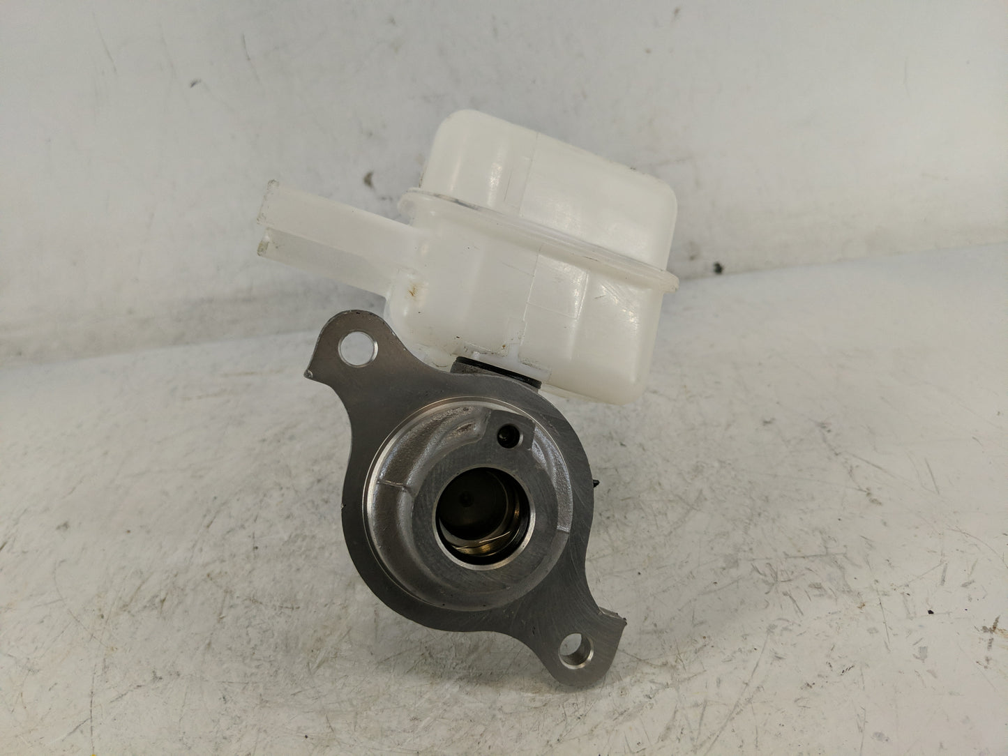 2021-2021 Kia Sorento Brake Master Cylinder - Oemusedautoparts1.com