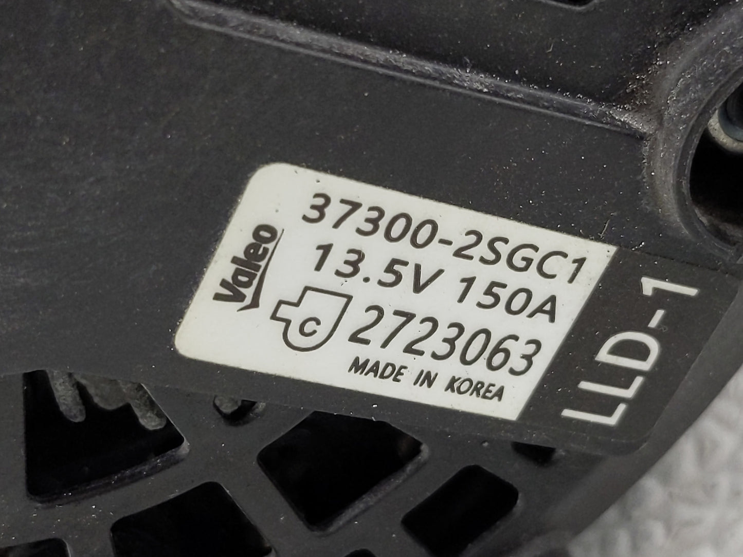 2021 Kia Sorento Alternator Replacement Generator Charging Assembly Engine OEM P/N:37300-2SGC1 Fits Fits 2020 2022 2023 OEM 