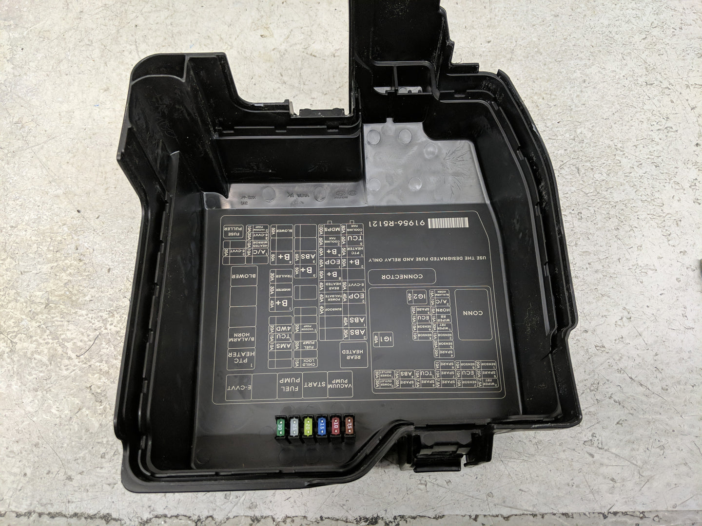 2023 Kia Sorento Fusebox Fuse Box Panel Relay Module P/N:91956-R5121 Fits OEM Used Auto Parts - Oemusedautoparts1.com