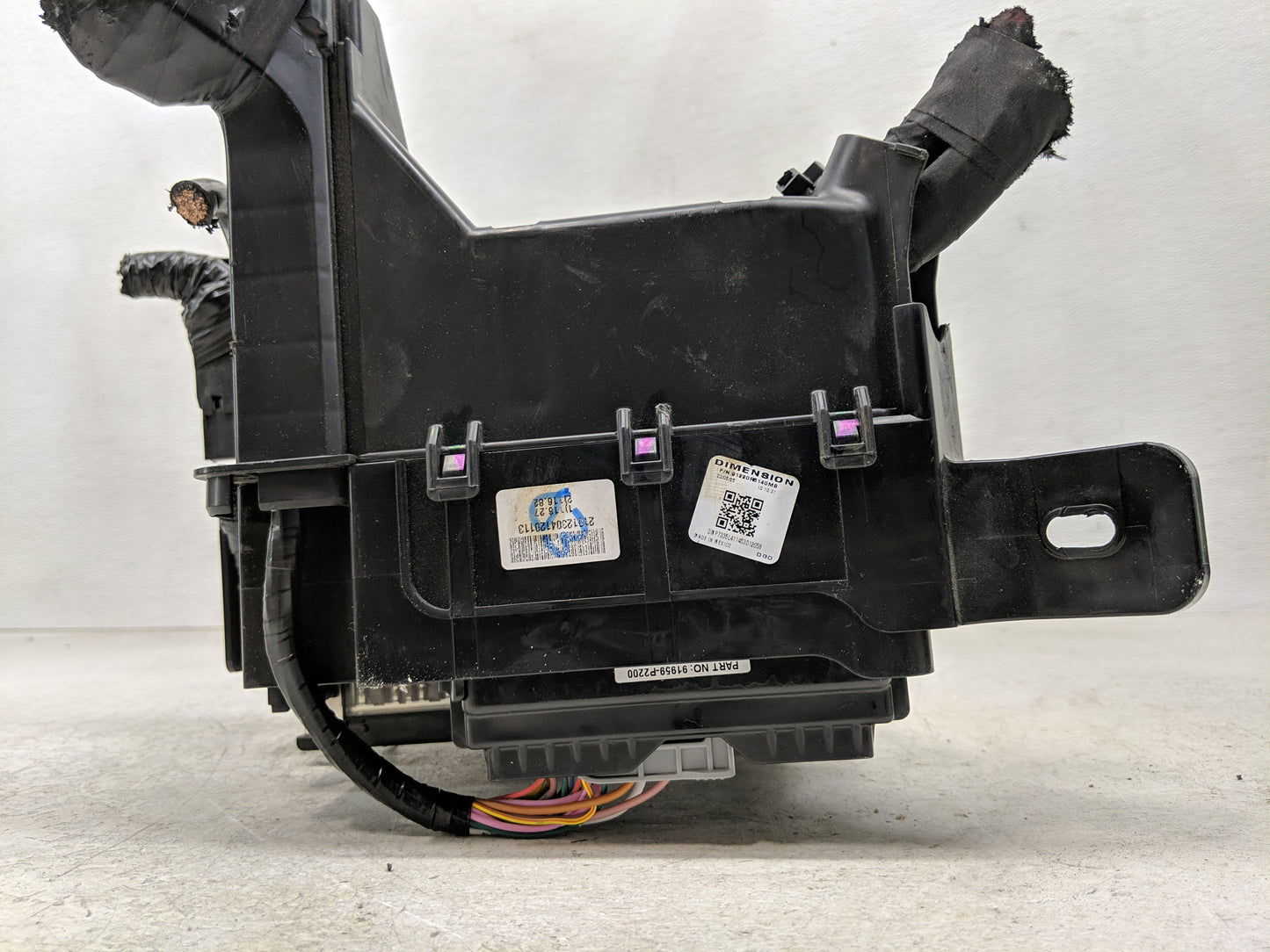 2023 Kia Sorento Fusebox Fuse Box Panel Relay Module P/N:91956-R5121 Fits OEM Used Auto Parts - Oemusedautoparts1.com