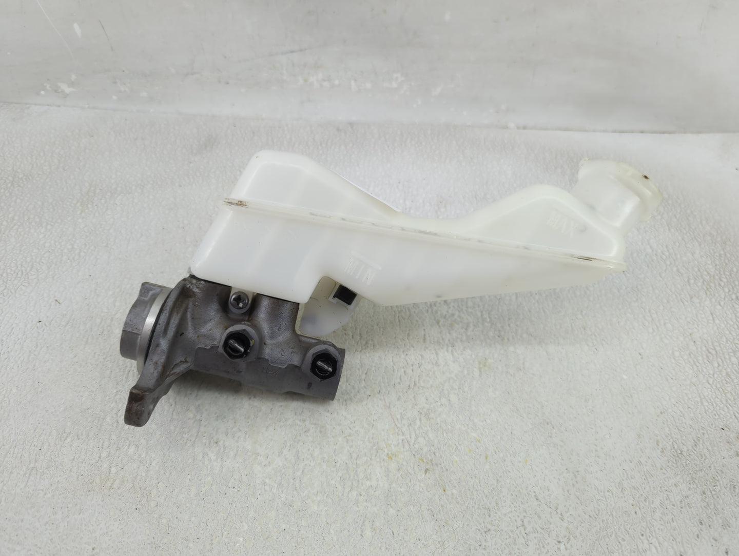 2021-2021 Kia Sorento Brake Master Cylinder 1312782 - Oemusedautoparts1.com