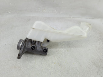 compare product 2021-2021 Kia Sorento Brake Master Cylinder 1312782