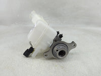 2021-2021 Kia Sorento Brake Master Cylinder 1312782 - Oemusedautoparts1.com