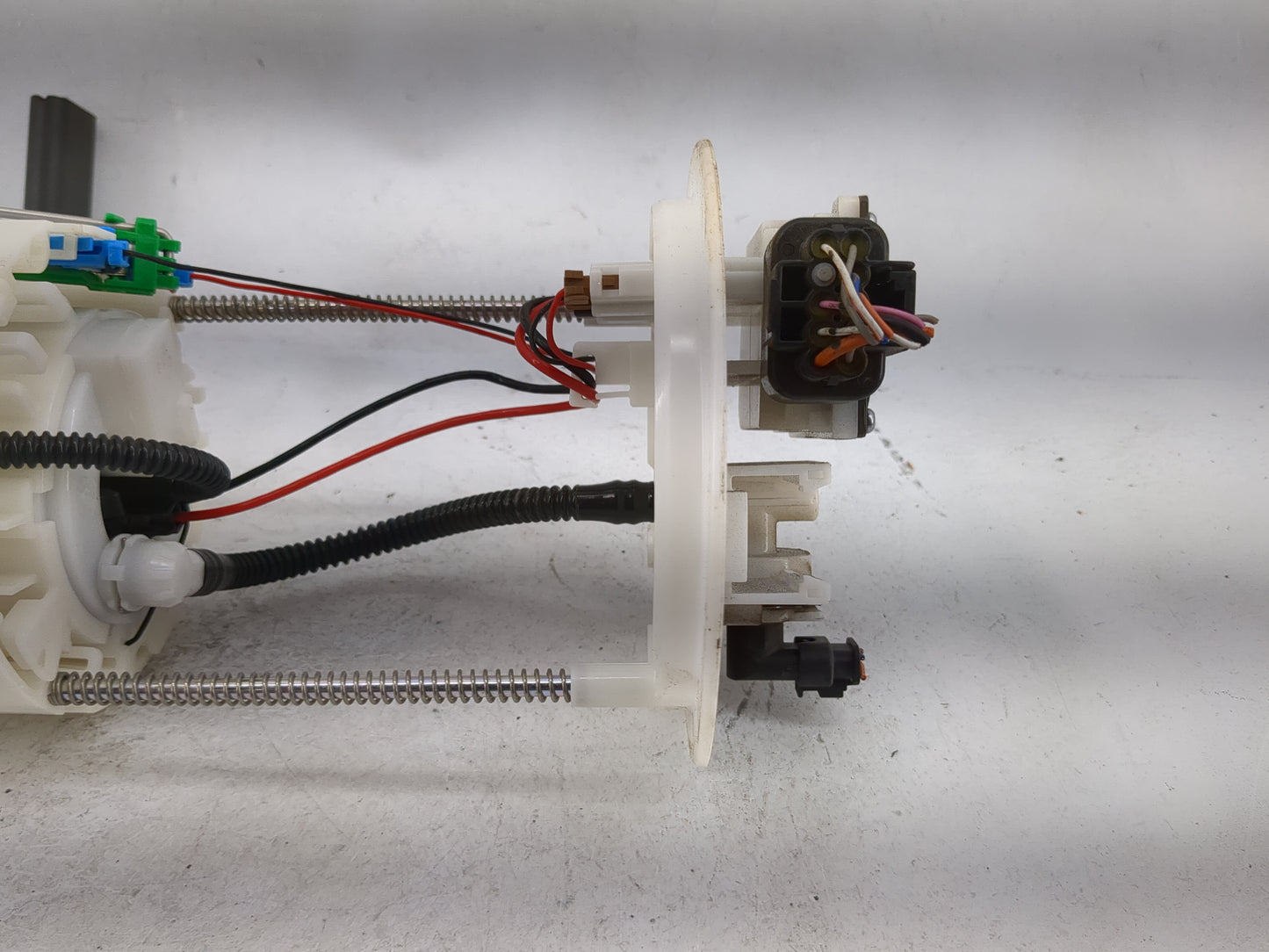2021-2021 Kia Sorento Electrical Gas Fuel Pump Assembly 1479503 - Oemusedautoparts1.com