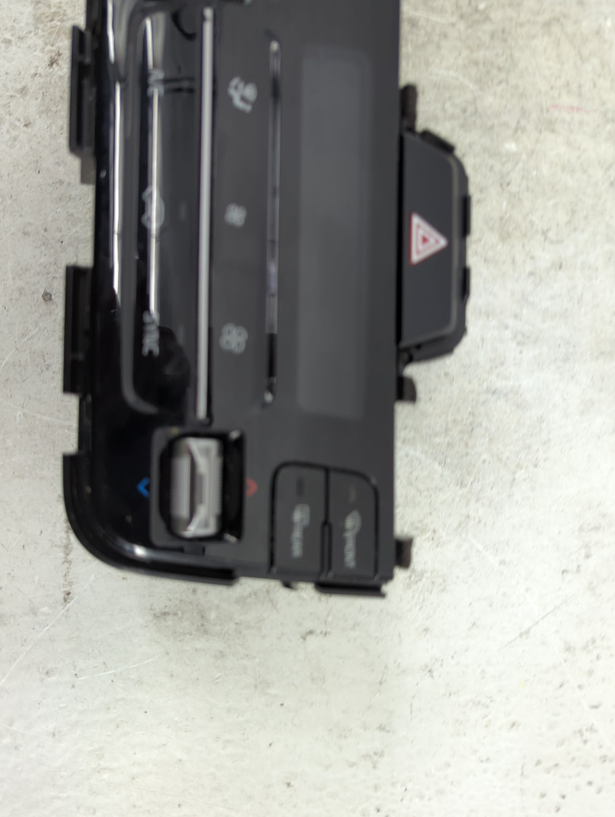 2023 Kia Sorento Climate Control Module Temperature AC/Heater Replacement P/N:QI38222A 97250-P4 Fits OEM Used Auto Parts - O