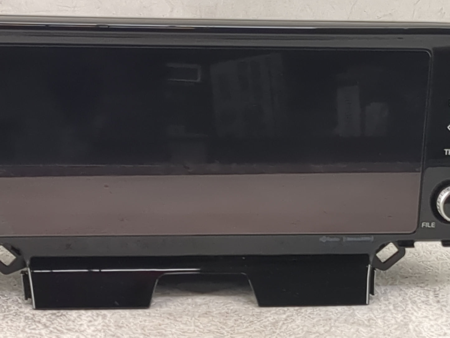 2021 Kia Sorento Radio AM FM Cd Player Receiver Replacement P/N:96560-R5HA0FHL TQ8-ATBA0HYAN, YZP-VL30 Fits OEM Used Auto Pa