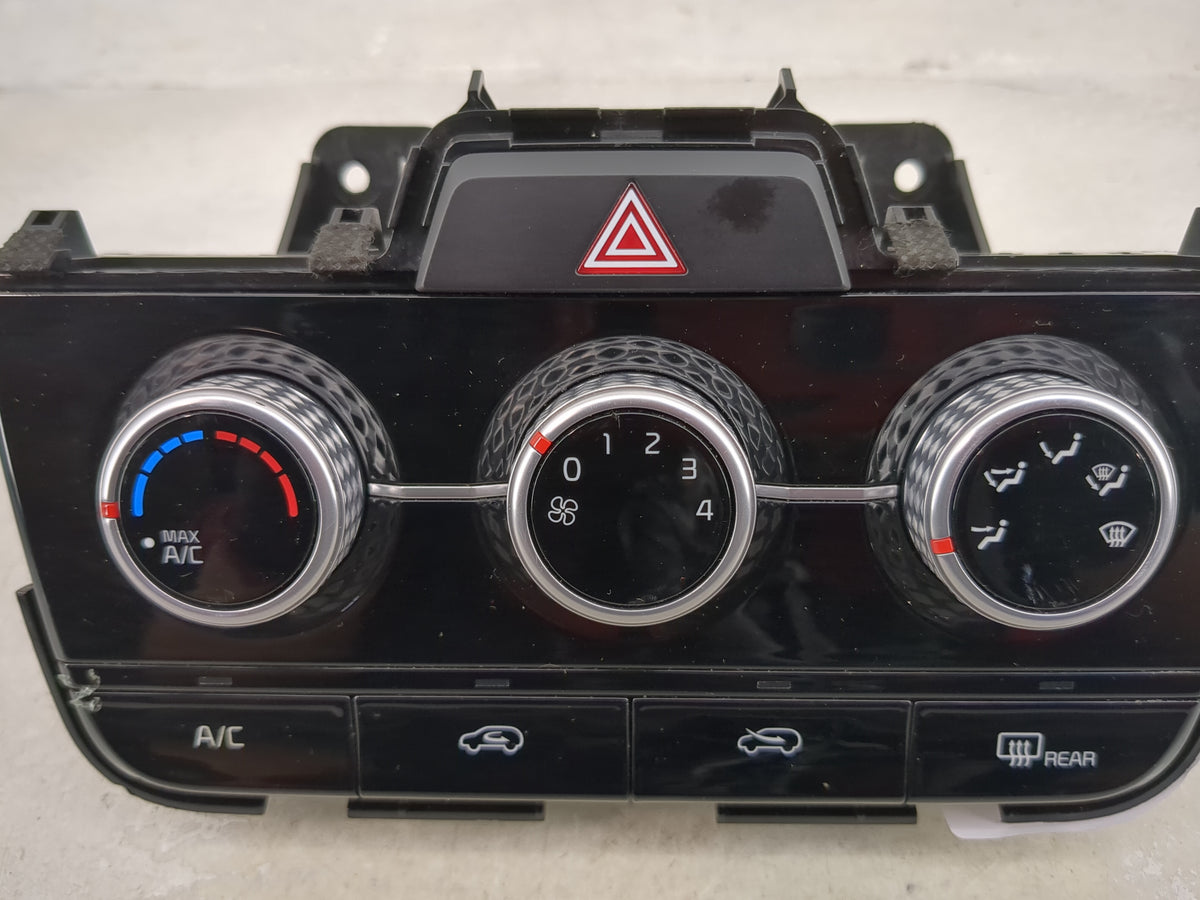 2021 Kia Sorento Climate Control Module Temperature AC/Heater Replacement P/N:97250-R5060FHL Fits OEM Used Auto Parts - Oemu