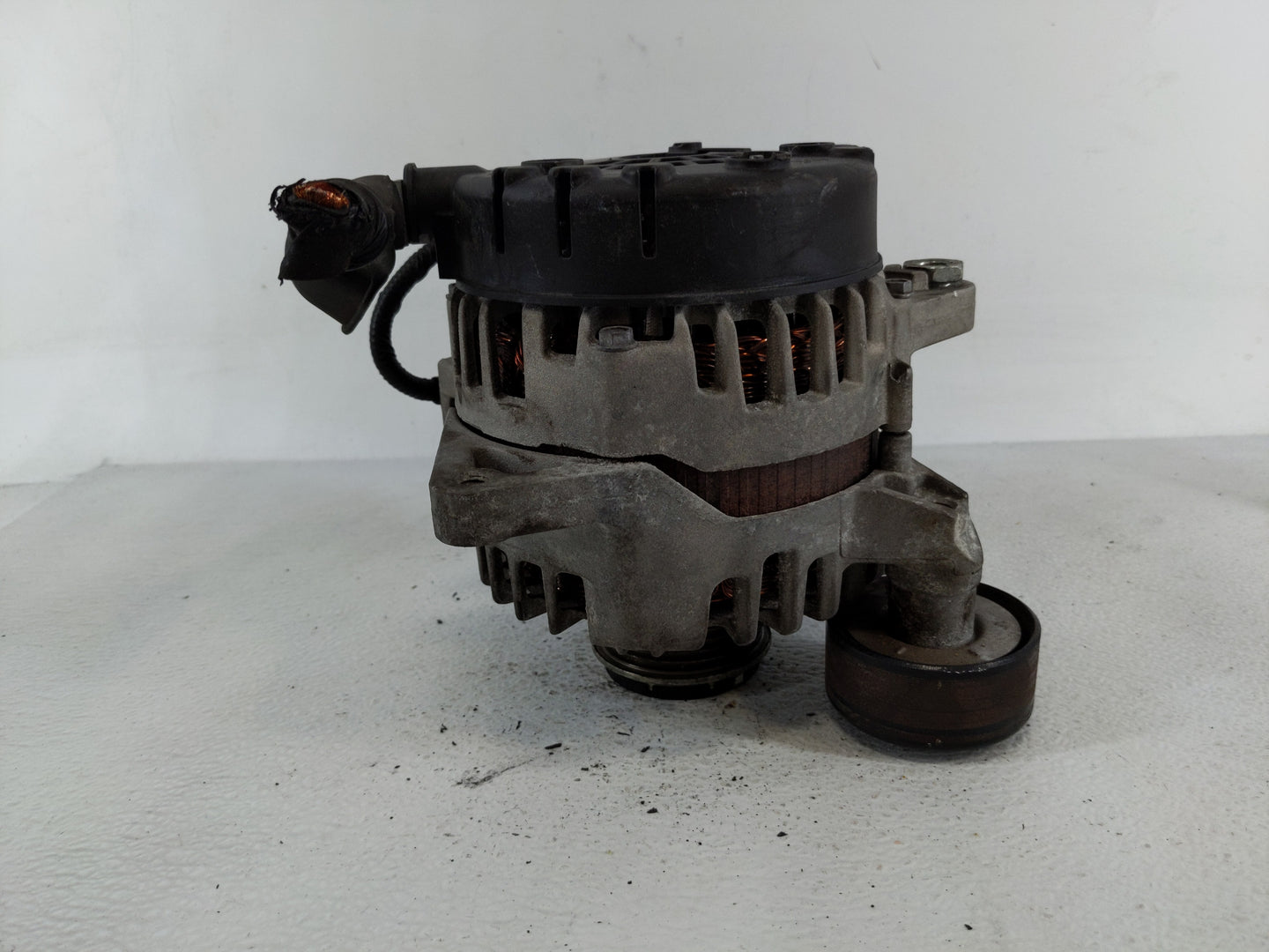 2020-2021 Kia Soul Alternator Replacement Generator Charging Assembly Engine OEM P/N:37300-2E821 Fits OEM Used Auto Parts - 