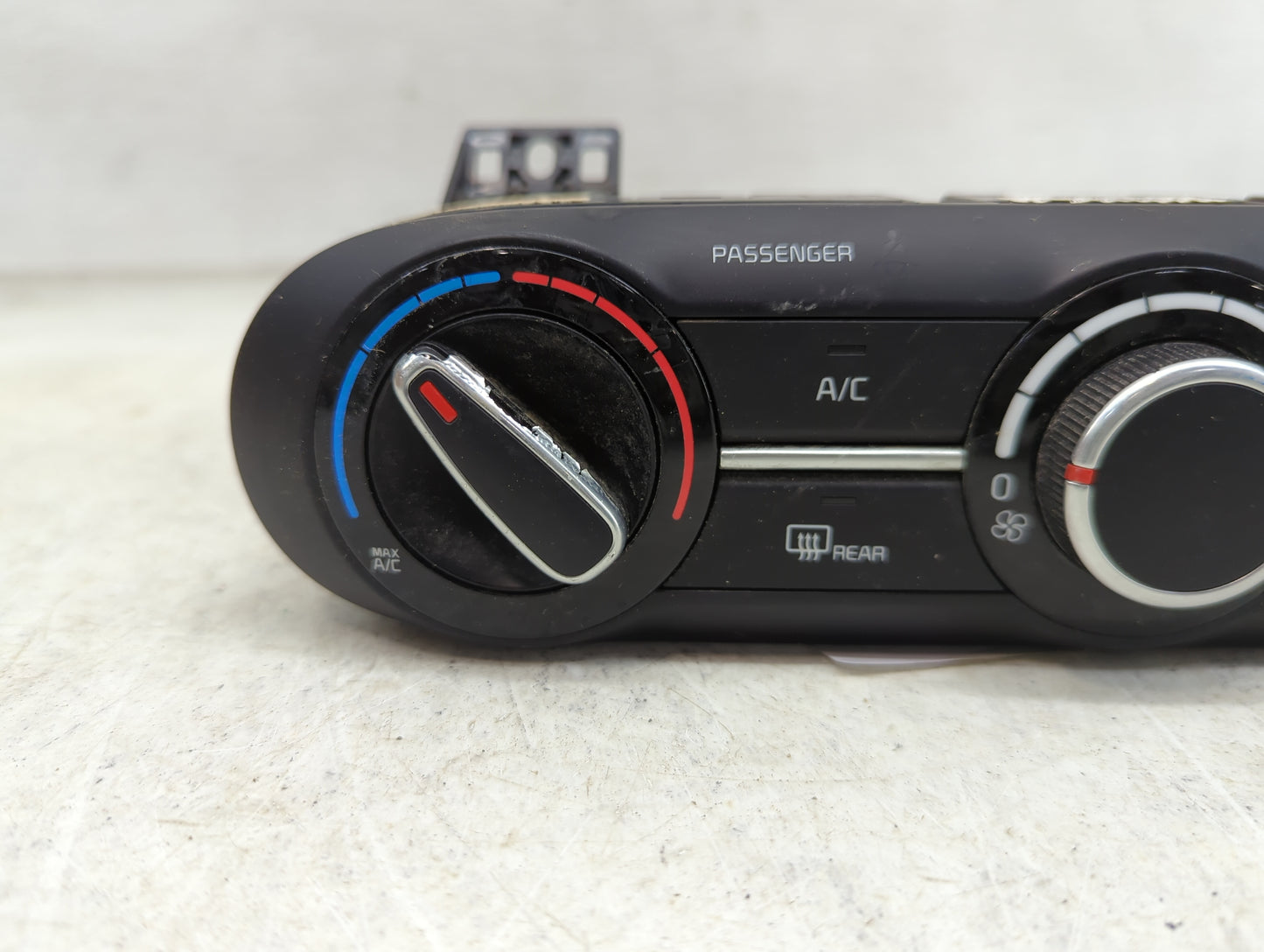2023 Kia Soul Climate Control Module Temperature AC/Heater Replacement P/N:C20039-4840 97250-K0BK0 Fits OEM Used Auto Parts 