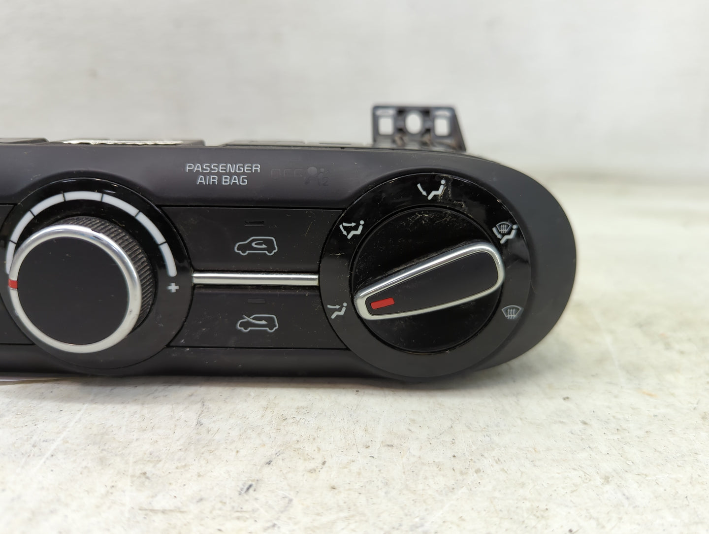 2023 Kia Soul Climate Control Module Temperature AC/Heater Replacement P/N:C20039-4840 97250-K0BK0 Fits OEM Used Auto Parts 