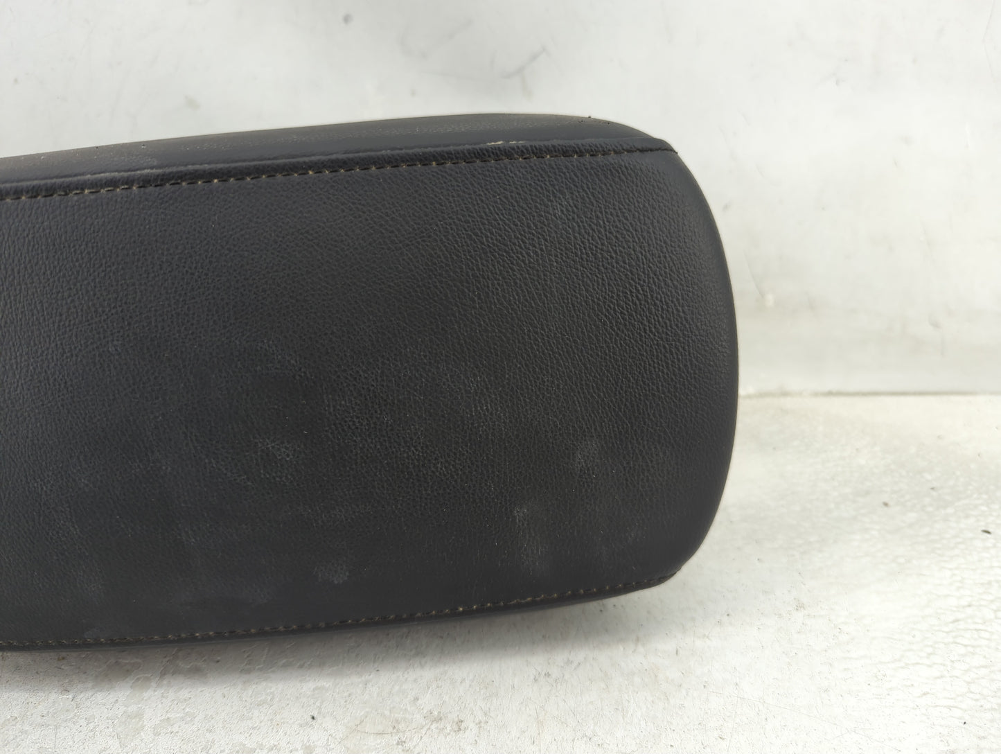 2023 Kia Soul Center Console Armrest Cover Lid Fits OEM Used Auto Parts - Oemusedautoparts1.com