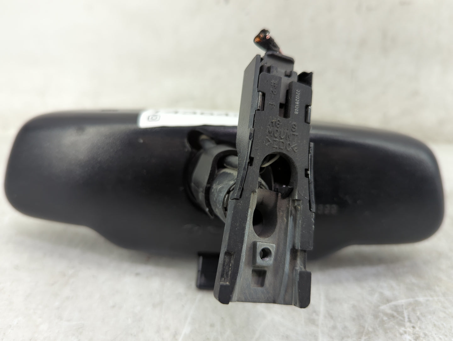 2023 Kia Soul Interior Rear View Mirror Replacement OEM P/N:E13049899 2212281208, 2272298208 Fits OEM Used Auto Parts - Oemu