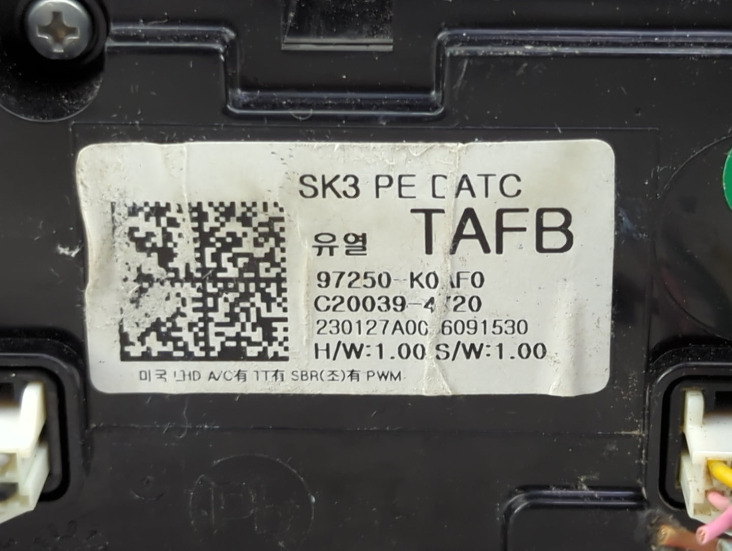 2023 Kia Soul Climate Control Module Temperature AC/Heater Replacement P/N:97250-K0JF0 Fits OEM Used Auto Parts - Oemusedaut