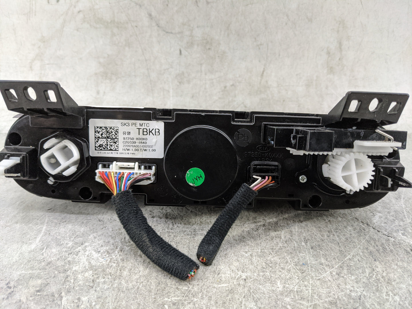 2020-2021 Kia Soul Climate Control Module Temperature AC/Heater Replacement P/N:97250-K0BK0 97250-K0XXX Fits Fits 2020 2021 