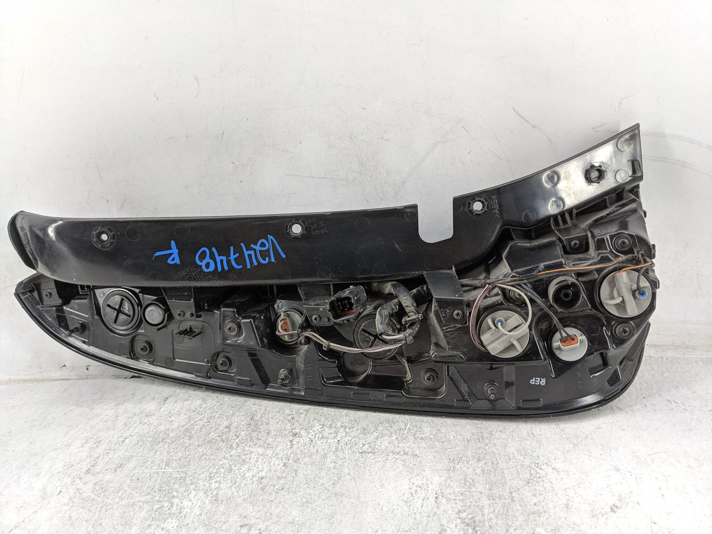 2023 Kia Soul Tail Light Assembly Passenger Right OEM P/N:SK3PE Fits OEM Used Auto Parts - Oemusedautoparts1.com