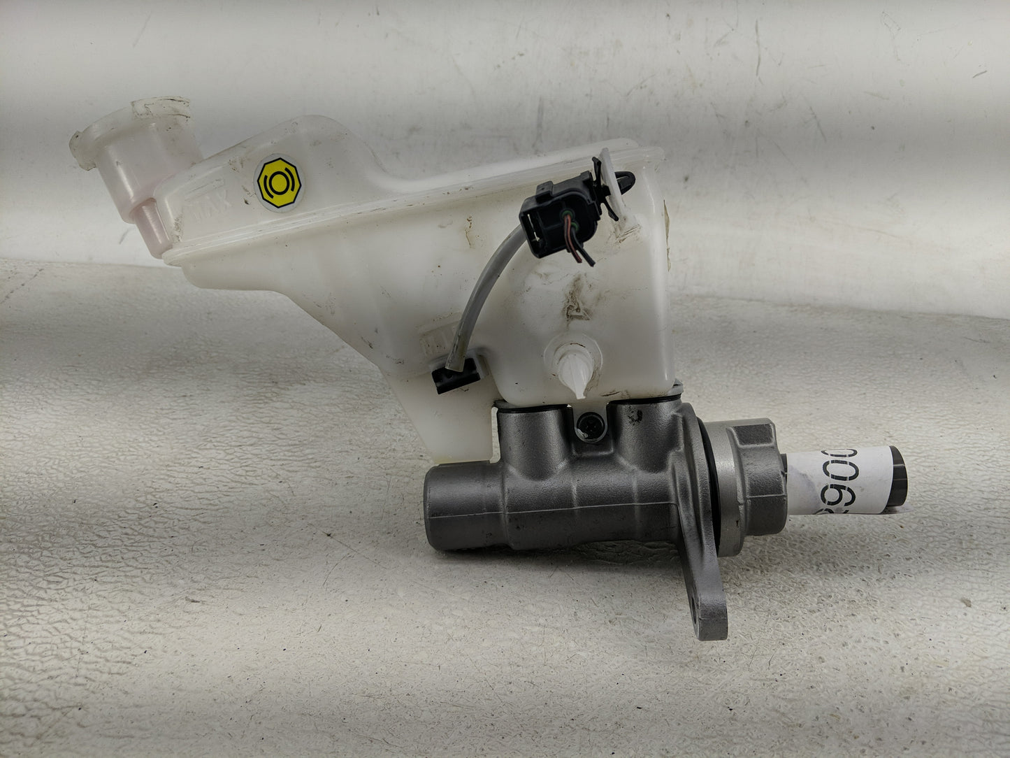 Kia Sportage Brake Master Cylinder - Oemusedautoparts1.com