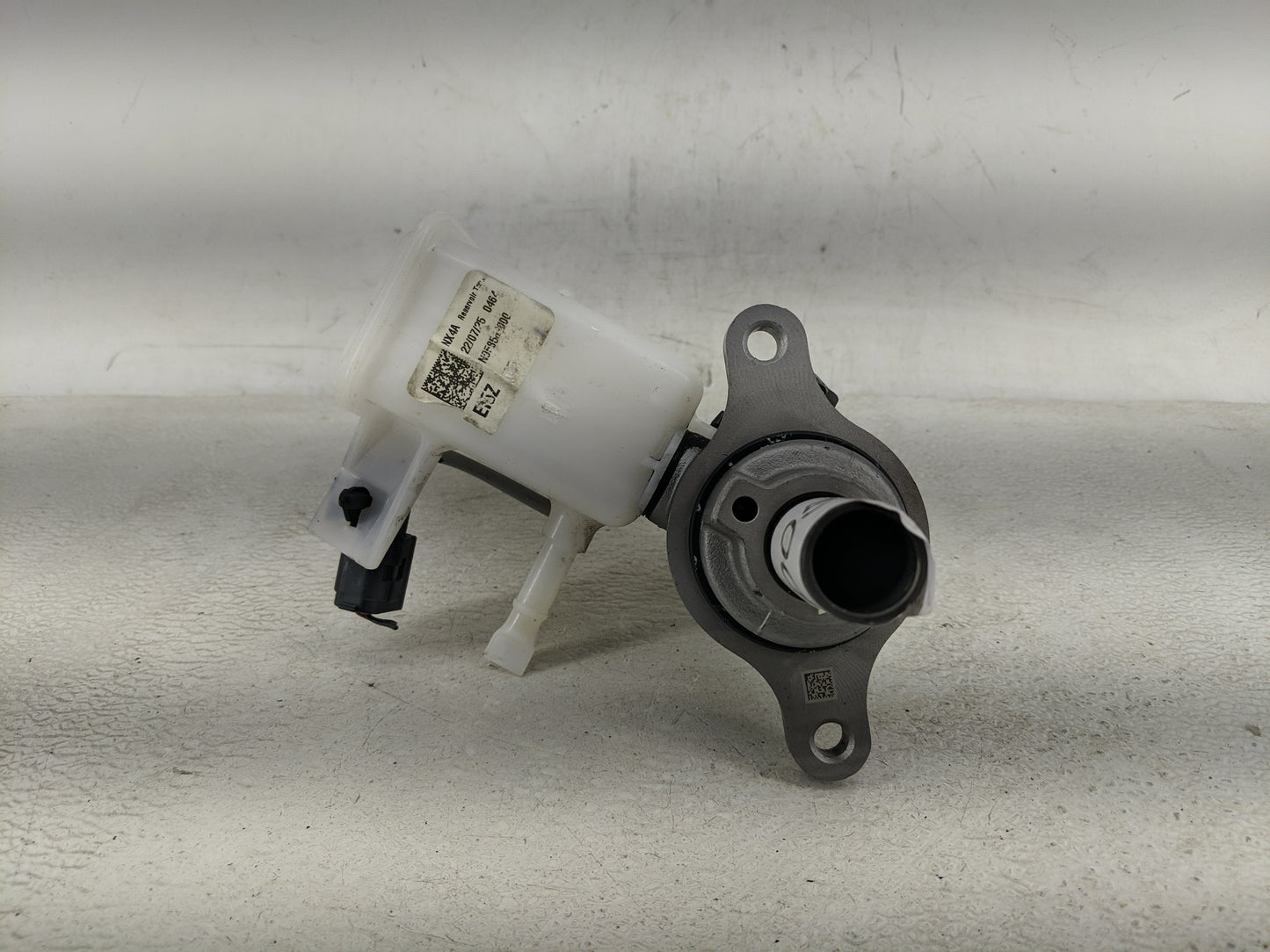 Kia Sportage Brake Master Cylinder - Oemusedautoparts1.com