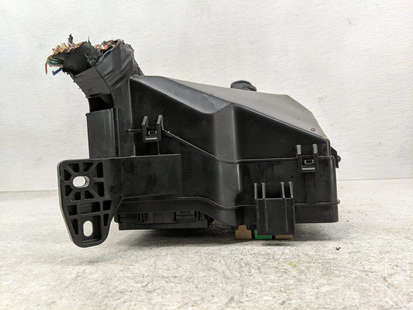 2023 Kia Sportage Fusebox Fuse Box Panel Relay Module Fits OEM Used Auto Parts - Oemusedautoparts1.com